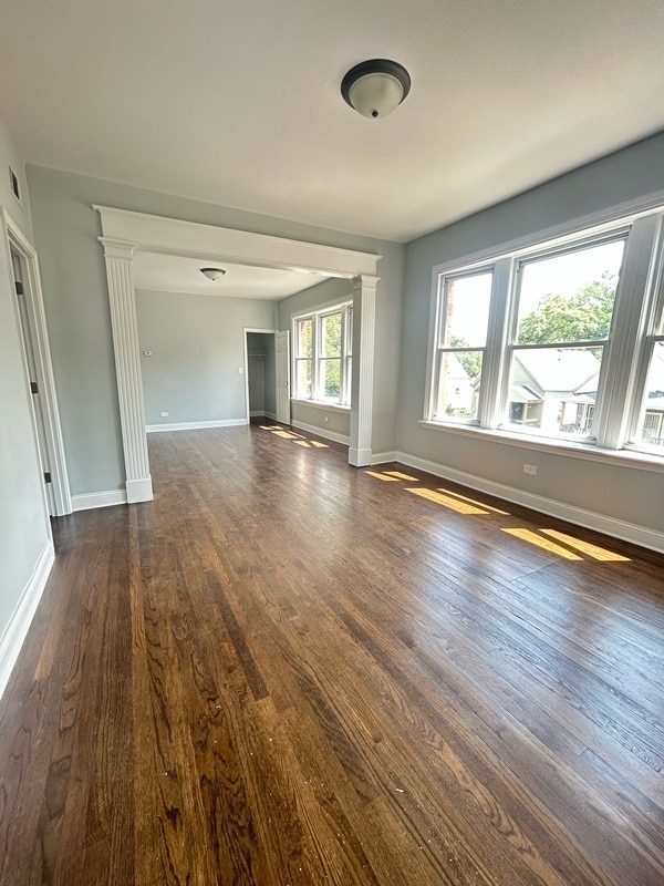 Building Photo - 1852 W 58th St Unit 2 Rental