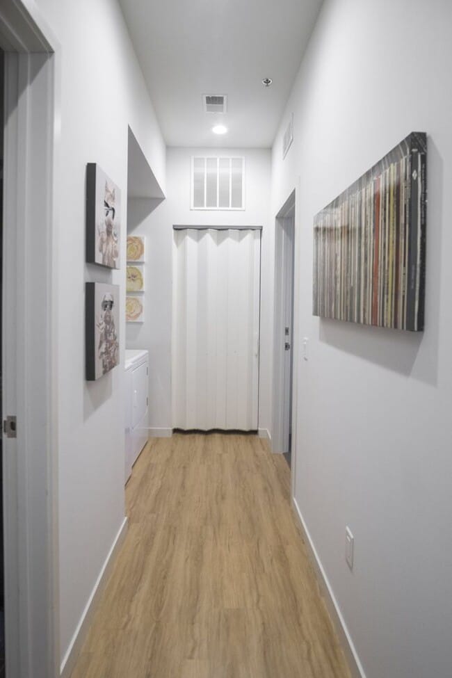 512 E Green