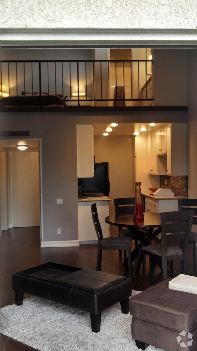 Building Photo - 5460 White Oak Unit Top level loft E-318