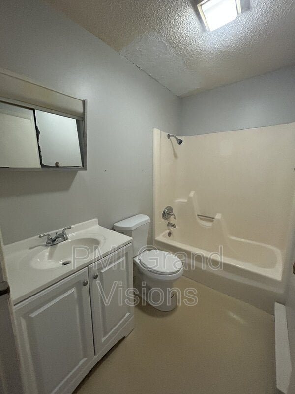 Photo - 24 W Buchanan Ave Unit 5