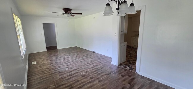 Photo - 3111 Revere St