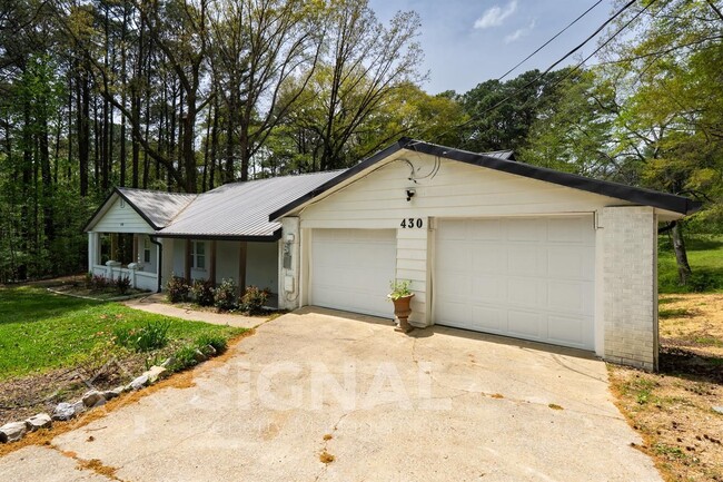 Photo - 430 Laird Ave