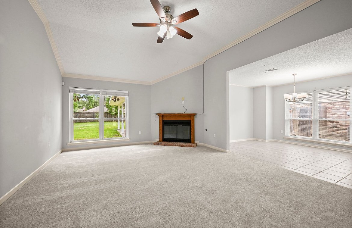 Photo - 1136 Norfolk Dr NW