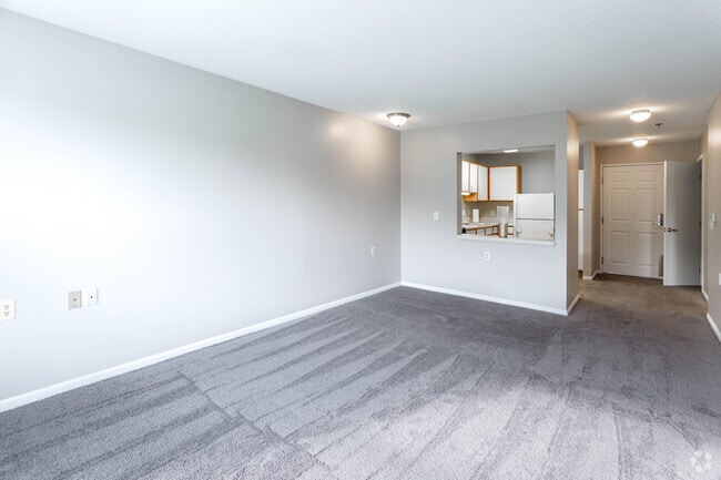 1 BR, 1 BA - 700 SF