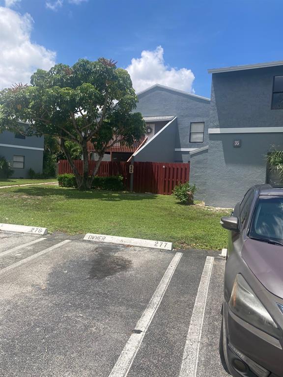 35 Crossings Cir Condo Unit H Condo for Rent in Boynton Beach, FL