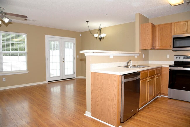 Photo - 406 Crooked Pine Trail