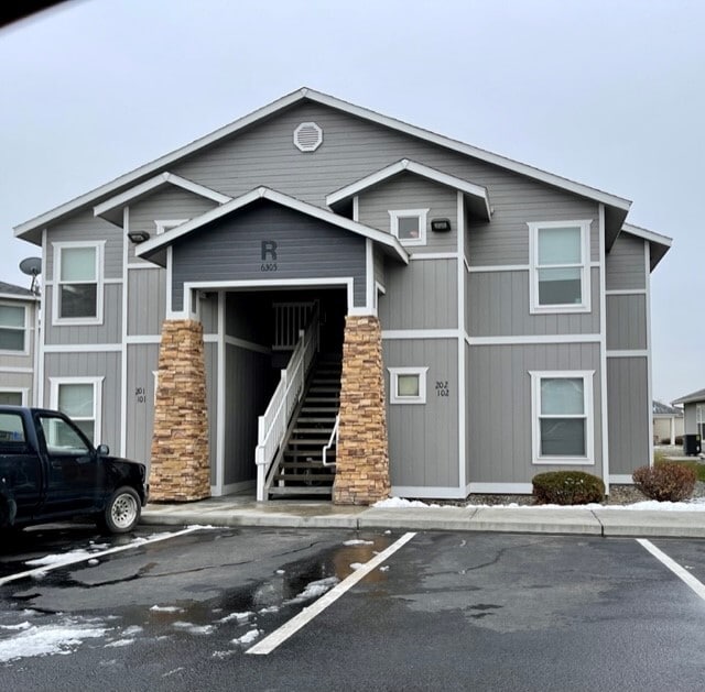 Building Photo - 6305 Chapel Hill Blvd Unit R202
