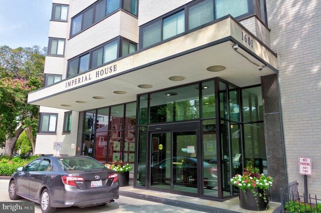 Building Photo - 1601 18th St NW Unit 508