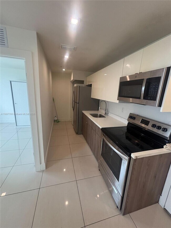 Photo - 829 SW 18th Ave Unit 210