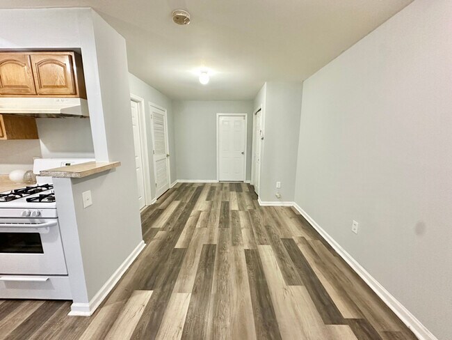 Photo - 347 Ridgewood Ave Unidad BSMT