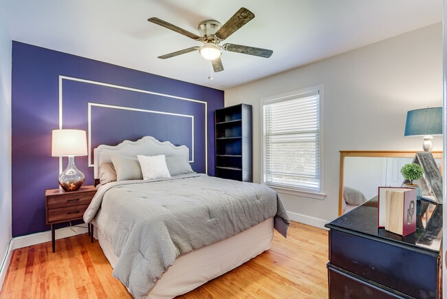 Photo - 6345 Bordeaux Ave