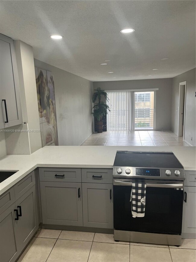 Building Photo - 100 Ashbury Rd Unit 311