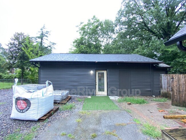 Photo - 503 Central Dr House