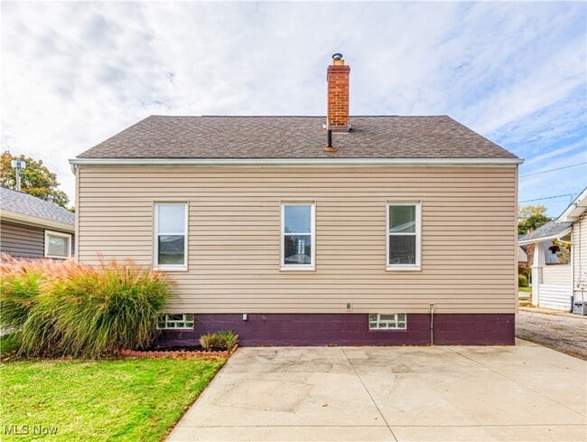 Photo - 2703 Oakwood Dr