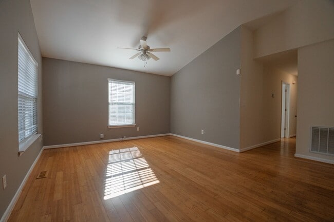 Photo - Comfortable 3 Bedroom / 2 Bath One - Level...