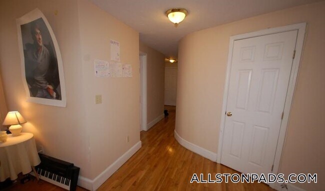 Photo - 17 Highgate St Unit 3