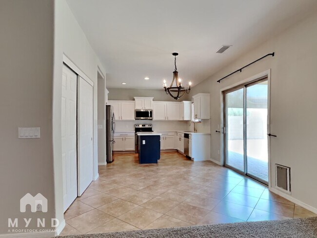 Photo - 18646 W Mission Ln