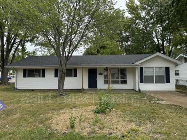 Photo - 2 Blanchette Dr House