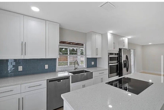 Photo - 219 SE 13th St