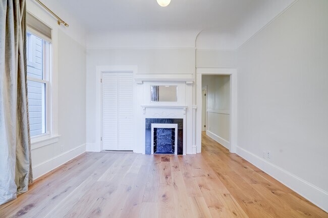 Photo - 1106A Shotwell St