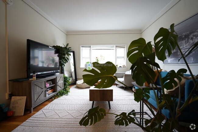 Building Photo - 529 Beacon St Rental