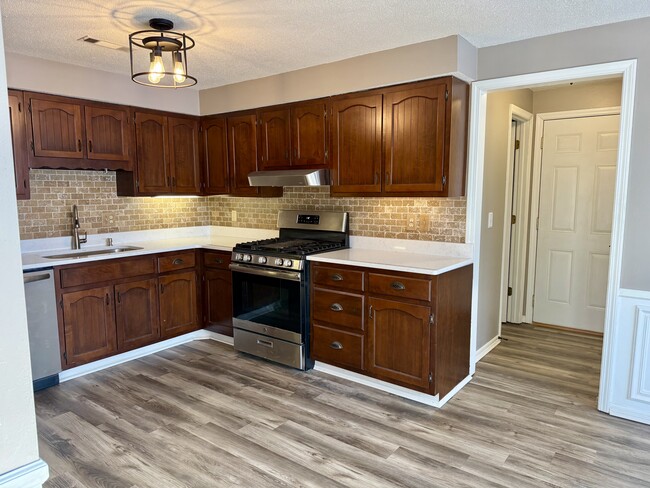 Photo - 4612 Mirror Light Pl