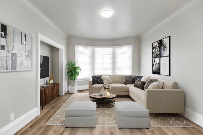 Photo - 2955 Van Ness