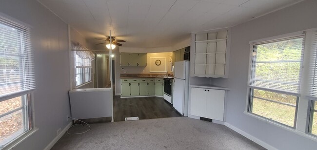Photo - 1 Bedroom Mobile Home on 1 acre lot close to Tart Trail Leelanu Coutny