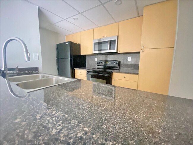 Photo - 7125 NW 186th St Unidad B304