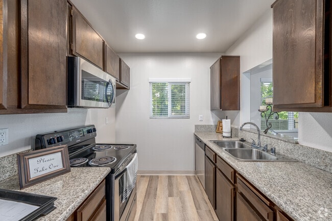 3BR, 2BA - 1,200SF - Kitchen