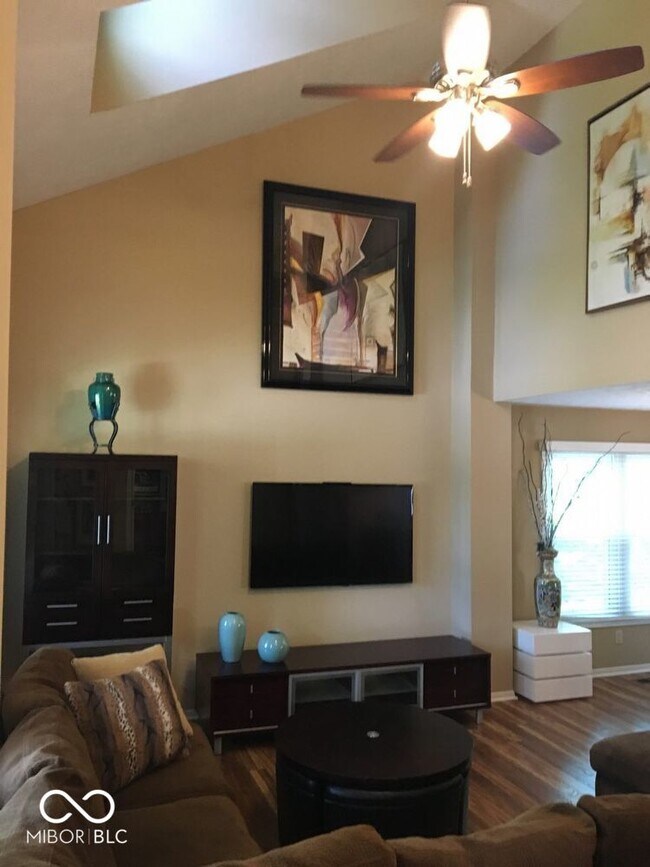 Photo - 7569 Cherryhill Dr