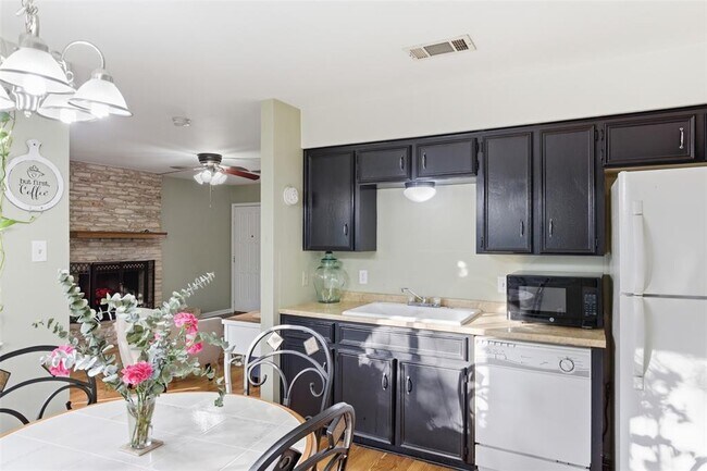 Photo - 105 Norwood Dr