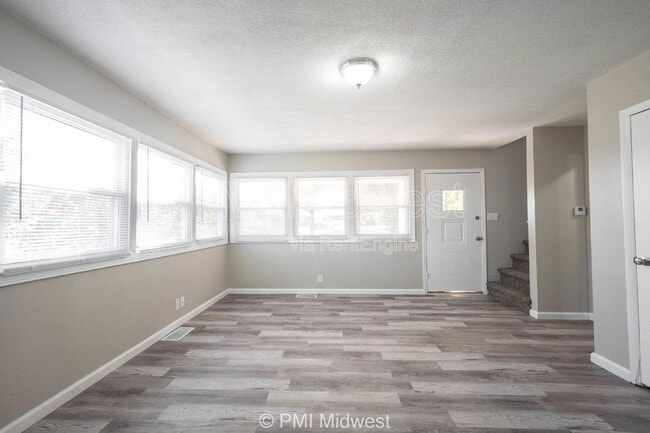 Photo - 6276 Eastgate Ave