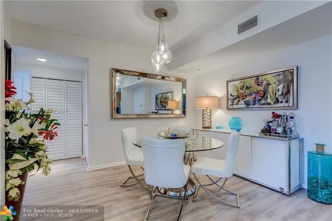 Photo - 511 SE 5th Ave