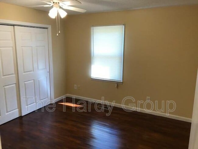 Photo - 800-B N Vine St