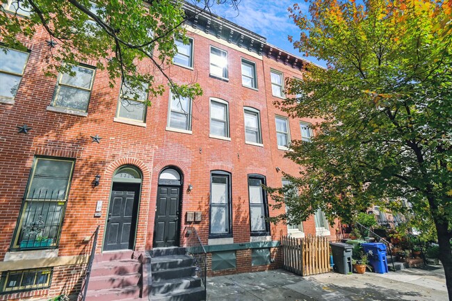 Photo - 1324 W Lombard St Townhome