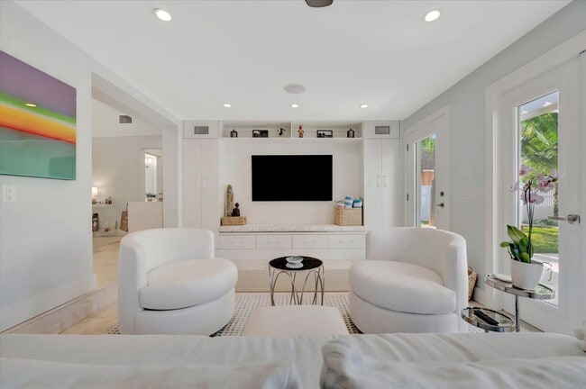 Building Photo - 3002 Pass a Grille Way Unit ID1372961P