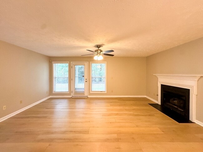 Photo - Cute 2 Bed 2 Bath Ground Level Condo with Community Pool
