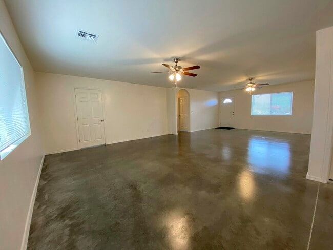 Photo - 25043 E Chaplain Ln