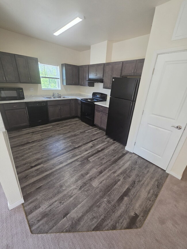 Photo - 2 Bedroom | 1 Bathroom 2nd Floor Apartment Available RIGHT NOW! Unit 209