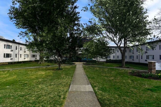 The Flats at Jackson Square