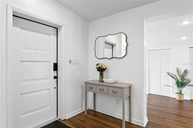 Photo - 2407 S Lois Ave