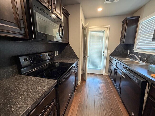 Photo - 15717 Caney Dr