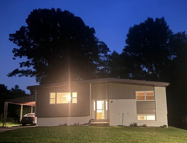 Photo - 5 bedroom, 2 bathroom home in Newark