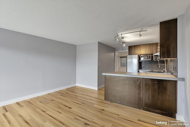 Photo - 752 Bellevue Ave E Unit 310