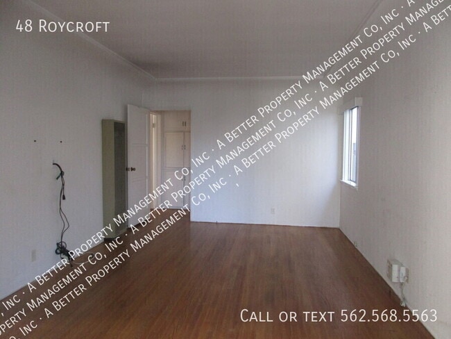 48 Roycroft- - 48 Roycroft-