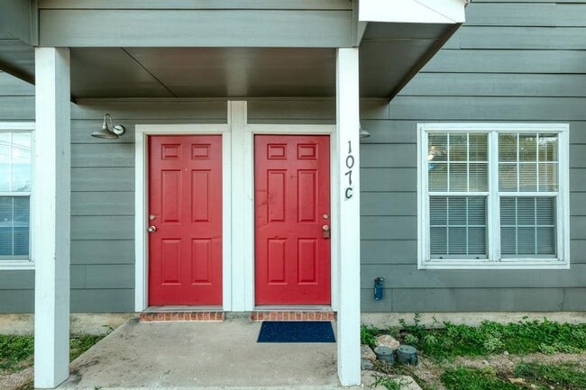 Photo - 107 Castleberry Ct Unit C