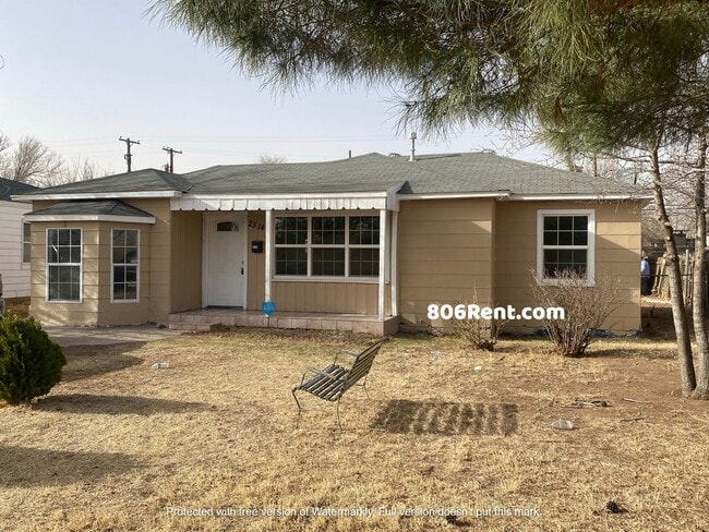 Building Photo - Charming 3 Bedroom 1 Bath Home