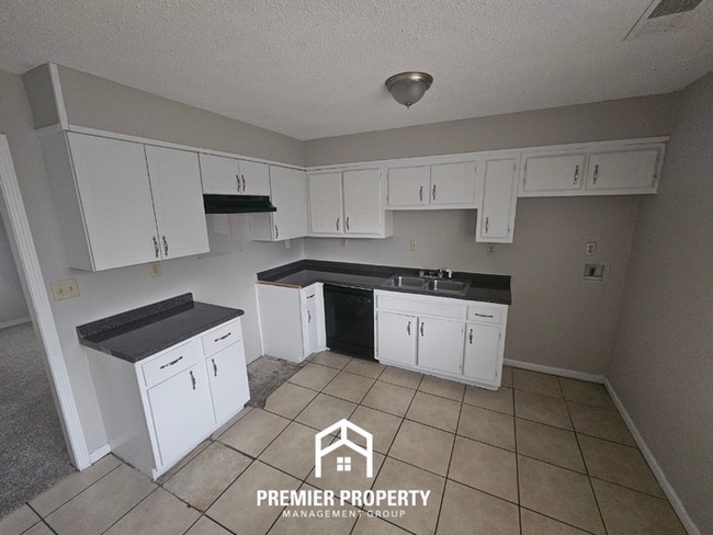 Photo - 4059 Friendly Way