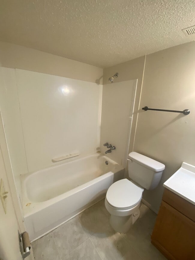 Photo - 32 Woodglen Apartment Unit A 3